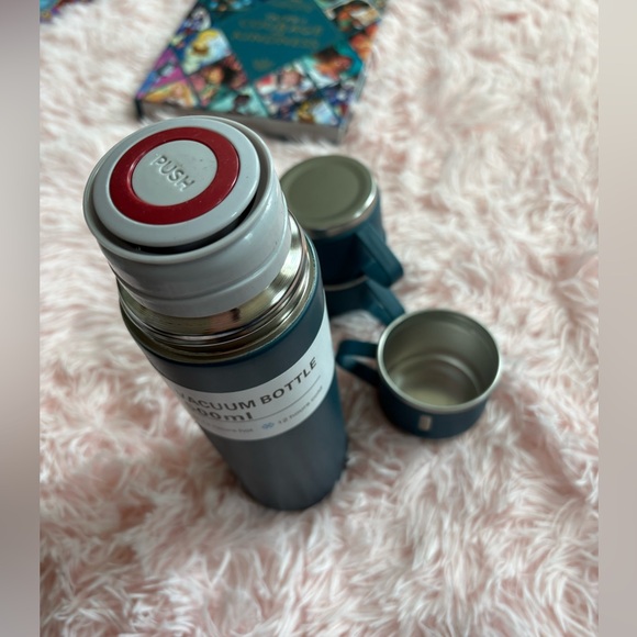 Stainless Steel Vacuum Insulated Bottle - Picture 12 of 14